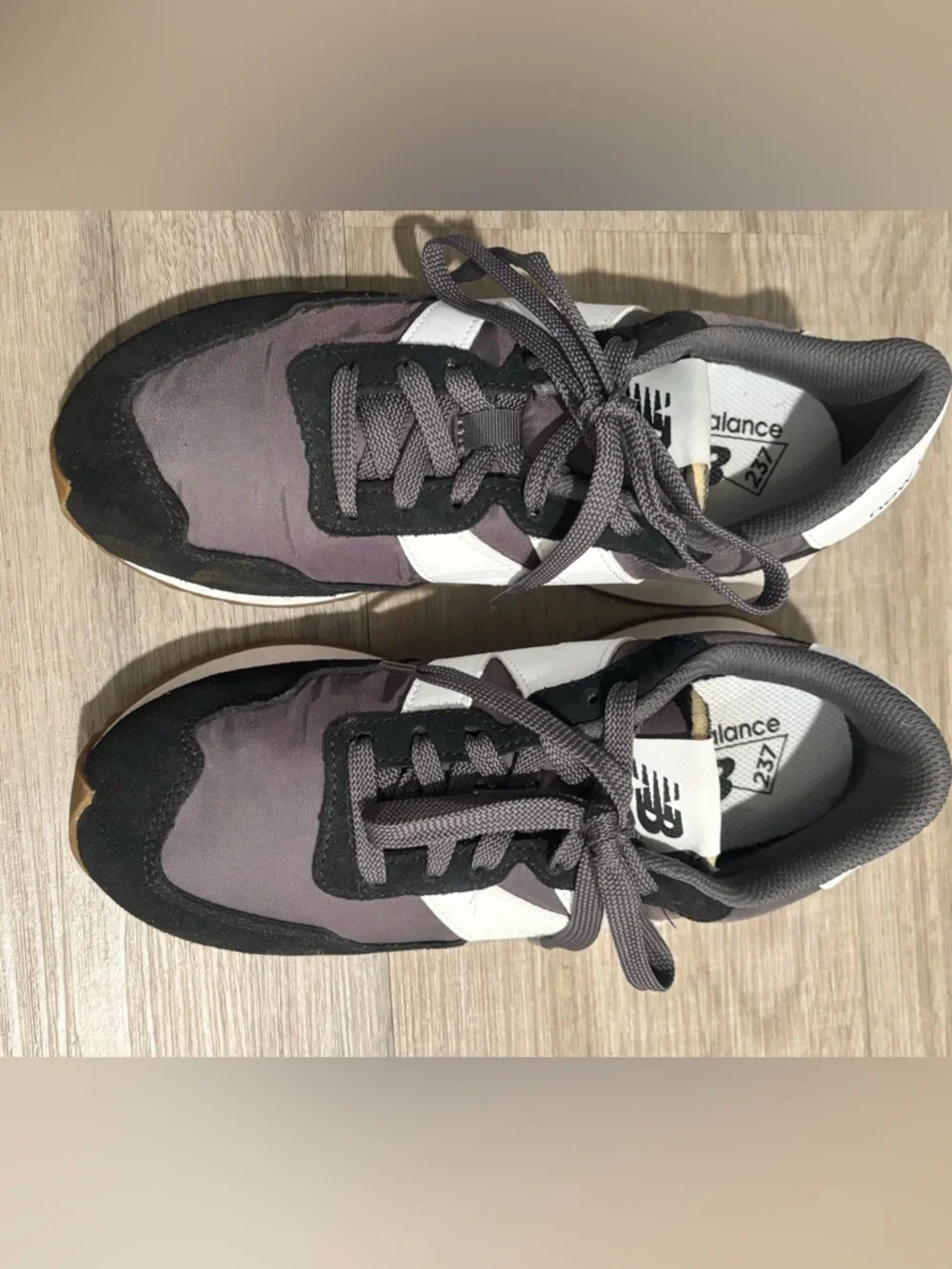 New Balance 237 Black, White & Gray Classic Trainer - Picture 2 of 6